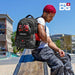 Sac à dos PRO DG SK8 Running posé sur un banc extérieur, illustrant son usage urbain