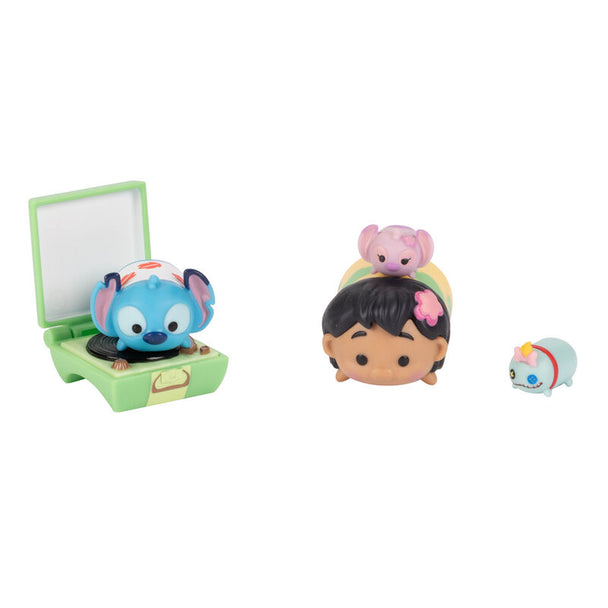 Profil latéral de la figurine Stitch Tsum Tsum présentant ses grandes oreilles bleues