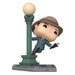 Figurine Funko POP Deluxe Don Lockwood en tenue classique du film Singin' In the Rain avec parapluie.
