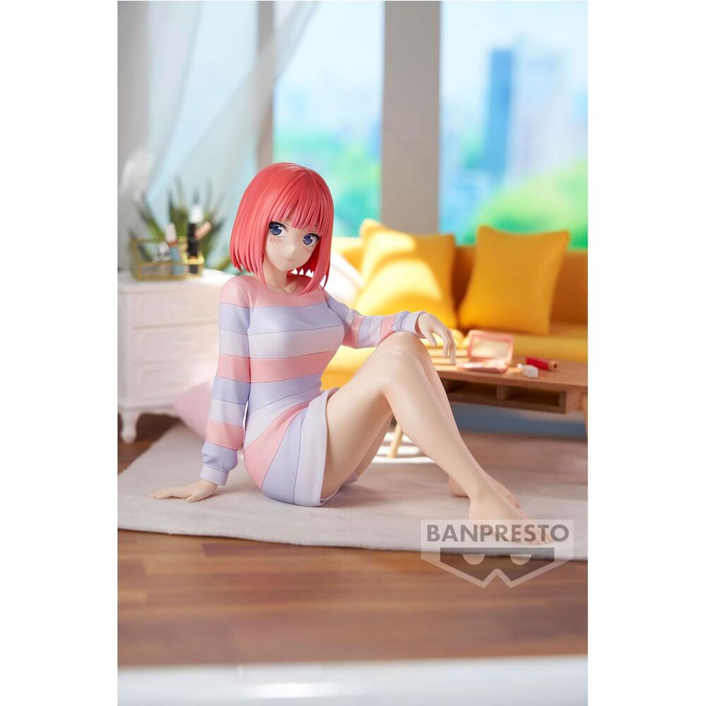 Vue arrière de la figurine Nino Nakano mettant en valeur les détails de ses cheveux et vêtements