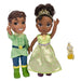 Détail des accessoires inclus avec les poupées Tiana et Naveen de Disney, 15 cm