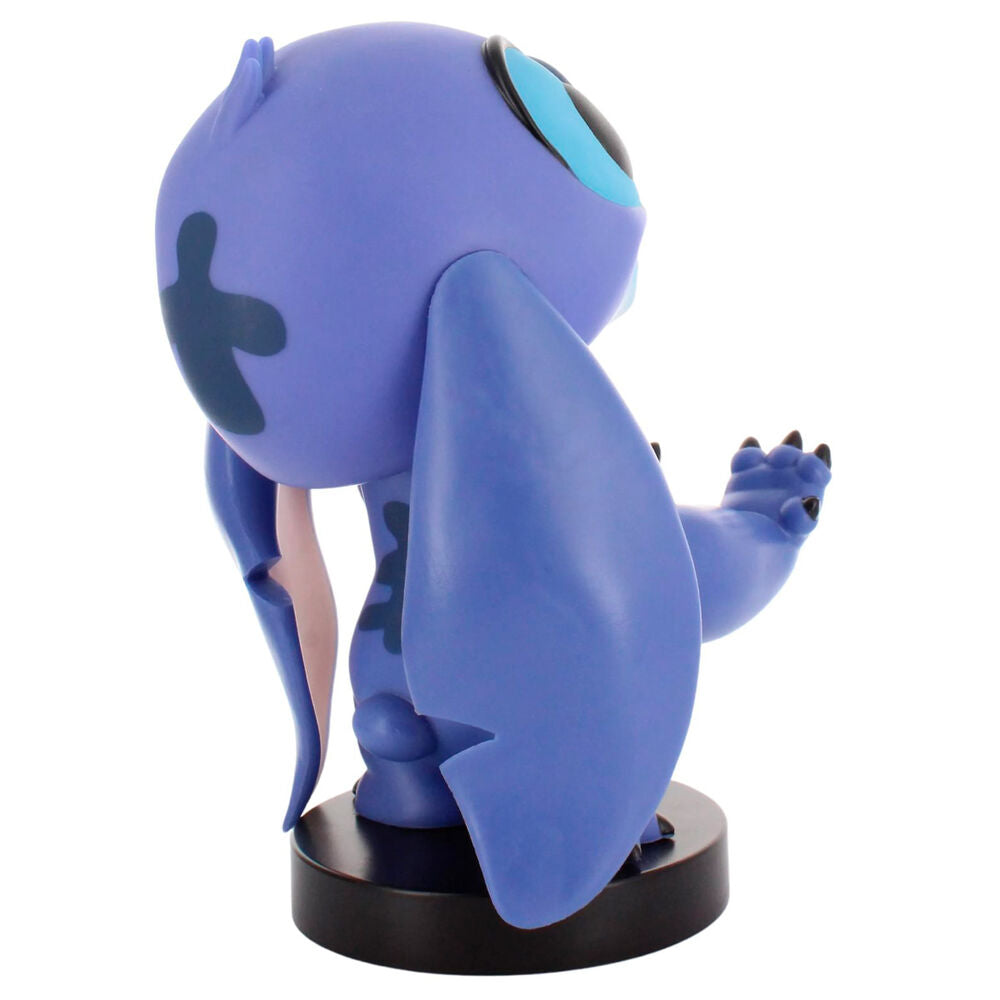 Support Cable Guy Stitch Disney en situation sur un bureau gaming avec accessoires