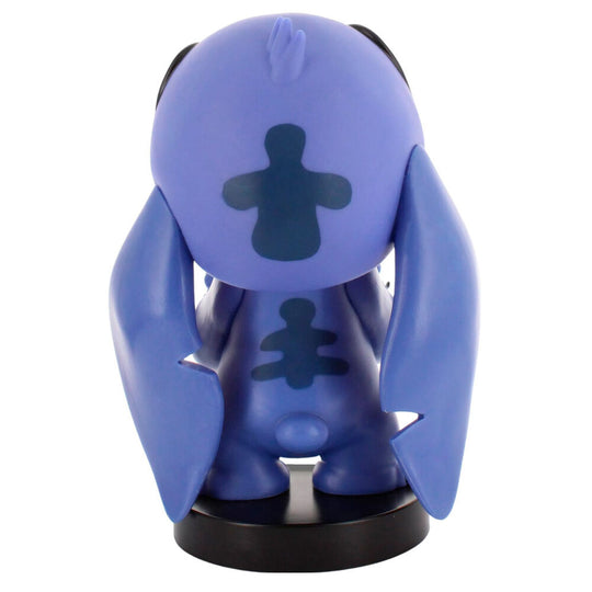 Support Cable Guy Stitch Disney exposé parmi d’autres accessoires gaming sur étagère