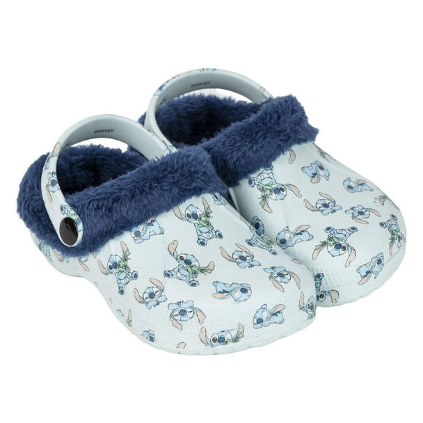 Chaussons Disney Stitch CERDÁ vue de face avec design coloré pour enfants