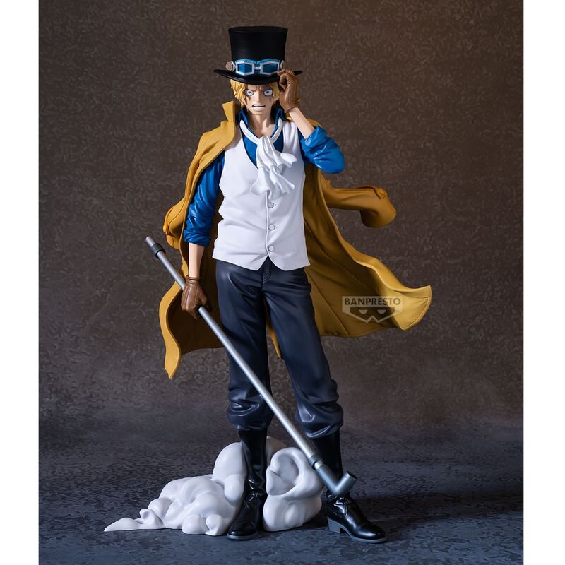 Figurine Sabo One Piece de 30cm avec détails précis et finition BANPRESTO, vue de face