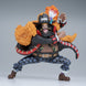 Vue latérale gauche de la figurine One Piece Marshall D Teach, posture dynamique
