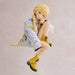 Détail de la figurine Kotone Fujita avec ses vêtements colorés et expression souriante