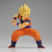 Vue arrière montrant la texture et les détails du costume de Son Goku