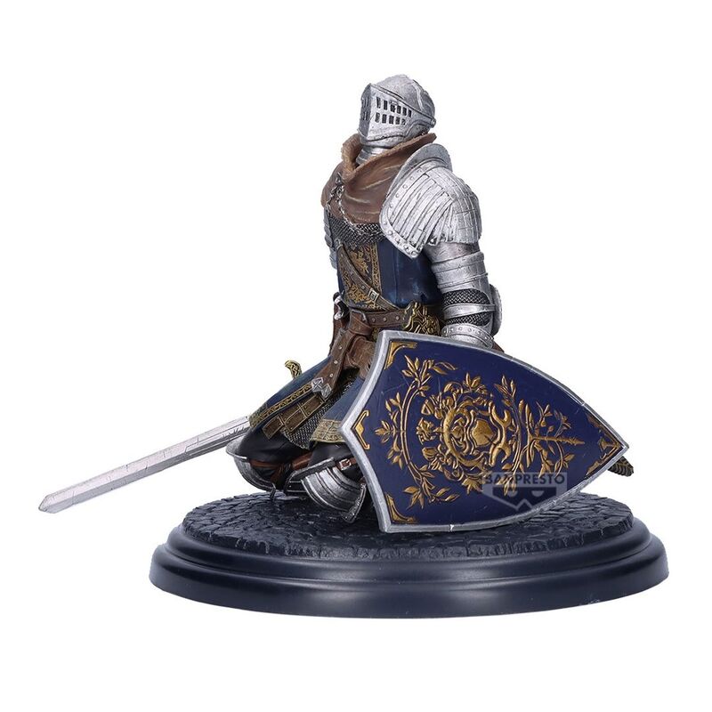 Gros plan sur le visage sculpté d'Oscar Knight of Astora figurine Dark Souls 12cm