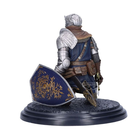 Détail des armes et bouclier de la figurine Oscar Knight of Astora Dark Souls