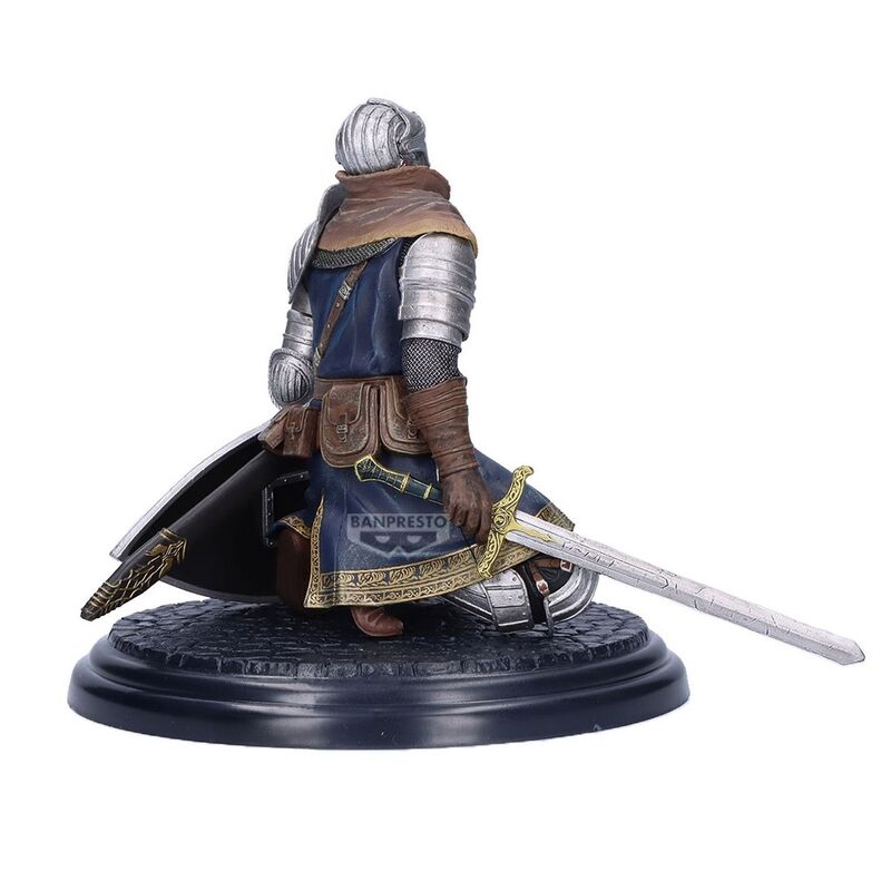Figurine Dark Souls Oscar Knight of Astora posée sur socle décoratif 12cm
