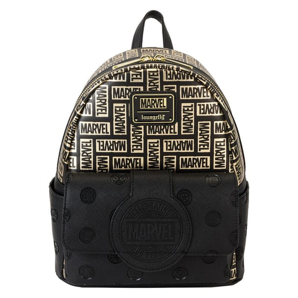 Vue avant du sac à dos Loungefly Marvel Classic Logo en simili cuir vegan avec logo embossé doré