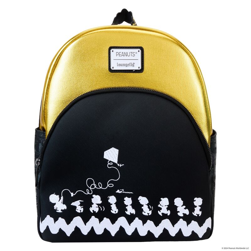 Vue de face du sac à dos Loungefly Peanuts 75e Anniversaire avec Snoopy et la bande volant un cerf-volant, en cuir vegan noir.