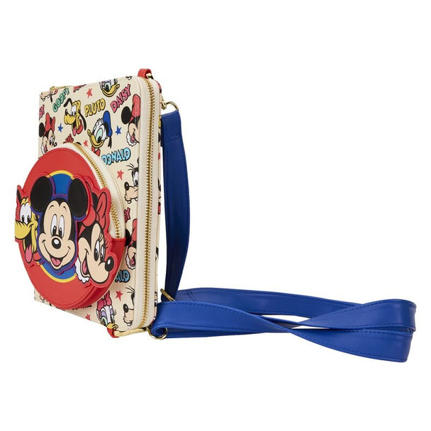 Détail des appliqués embossés et estampés du sac Loungefly Disney Mickey & Friends