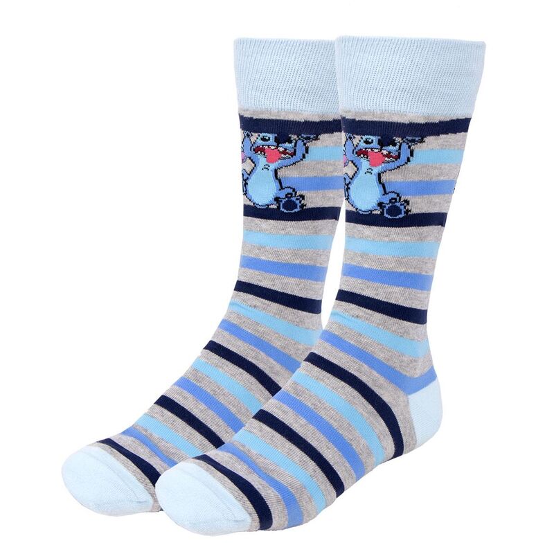 Vue d'ensemble des 3 chaussettes Disney Stitch alignées sur fond blanc