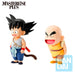 Vue latérale de la figurine Krillin avec ses vêtements d'entraînement