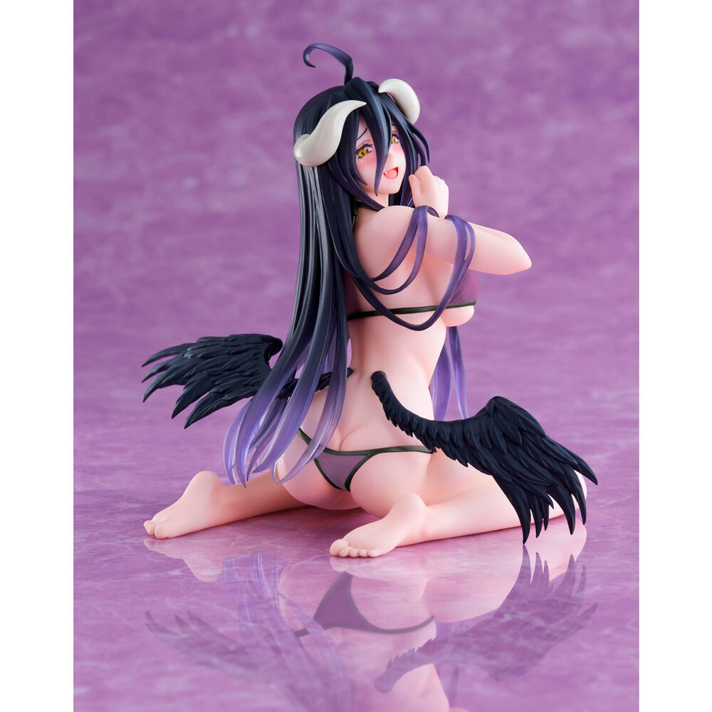 Zoom sur le visage expressif de la figurine Albedo en maillot de bain, édition TAITO 13cm