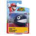 Figurine Super Mario Bros posée sur un socle transparent