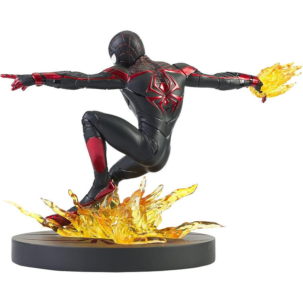Profil latéral de la figurine Spider-Man Miles Morales PS5 18cm montrant la qualité Diamond Select