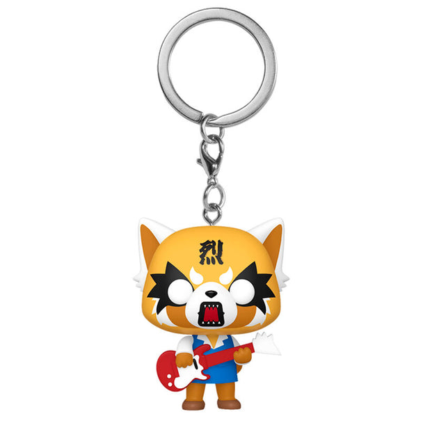 Zoom sur le porte-clés Aggretsuko avec guitare, montrant la texture et la finition du produit