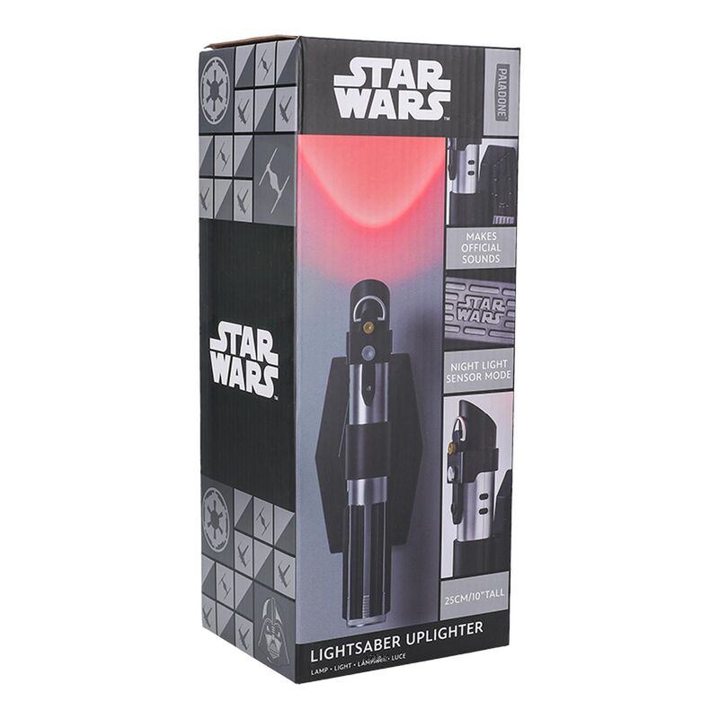 Zoom sur la poignée détaillée de la lampe sabre laser Dark Vador PALADONE installée au mur