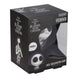 Lampe d'ambiance Jack Skellington posée sur une table de chevet avec piles AAA visibles