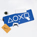 Installation du tapis lumineux PlayStation sur un bureau gaming avec clavier et souris