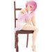 Photo d'ensemble de la figurine Ram Re:Zero posée sur un socle, prête à exposer