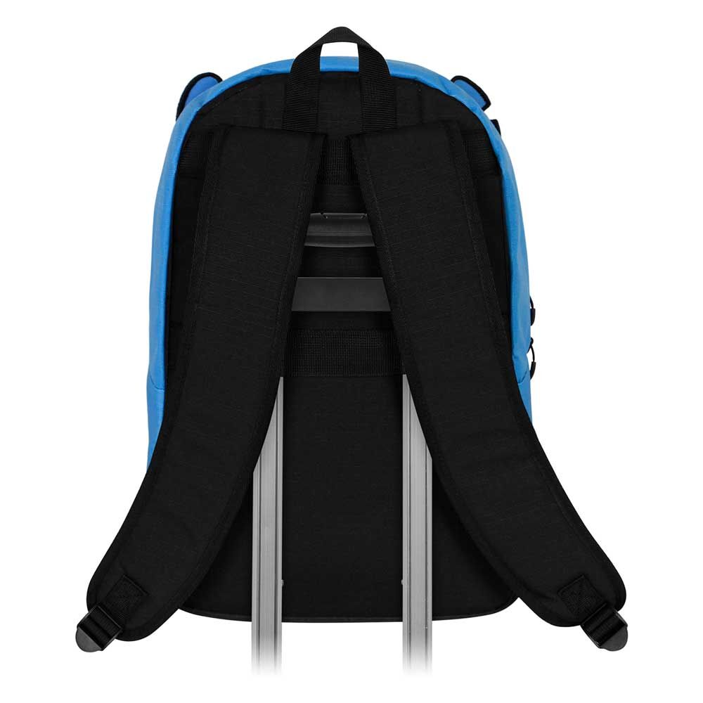 Image du sac à dos Stitch porté par un enfant, illustrant le confort et la taille adaptée