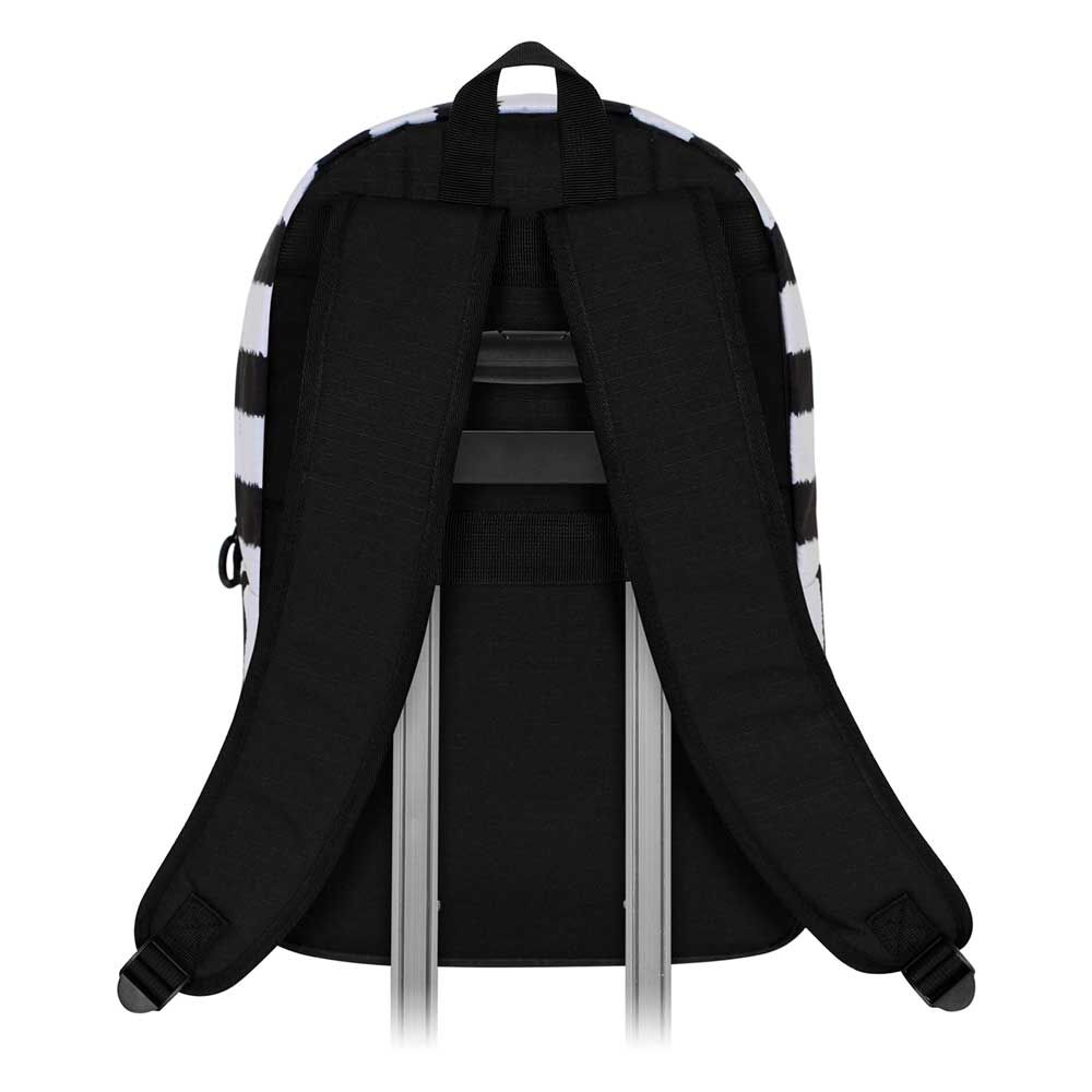 Détail du logo KARACTERMANIA sur le sac à dos Beetlejuice 44cm, garantissant l'authenticité du produit