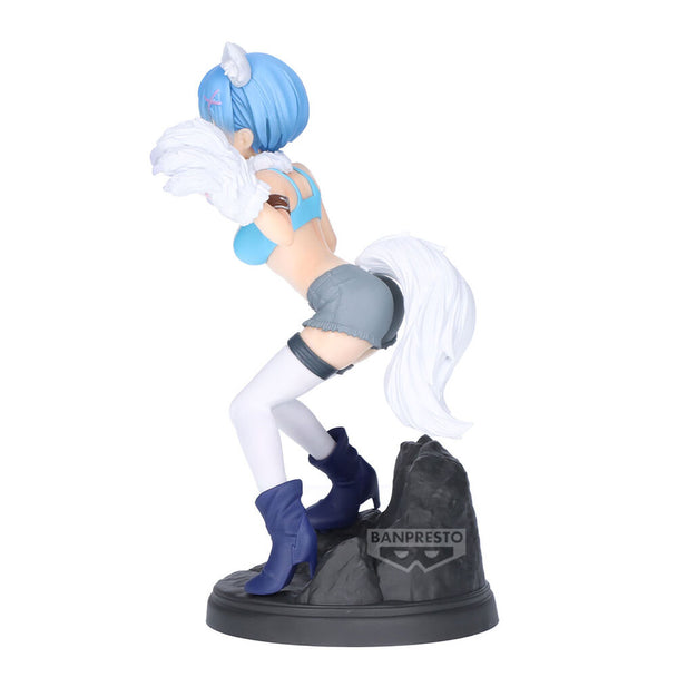 Détail rapproché de la figurine Rem avec couleurs vives et finition soignée