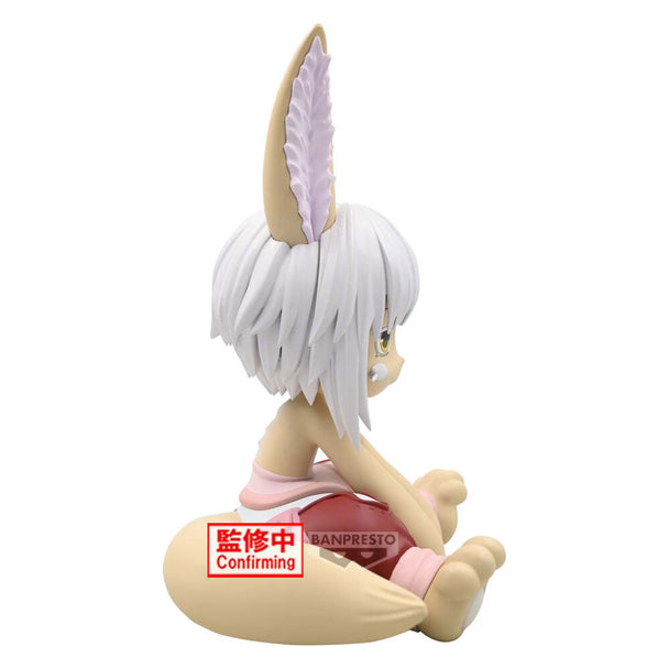 Profil gauche de la figurine Nanachi montrant la texture et les finitions fines