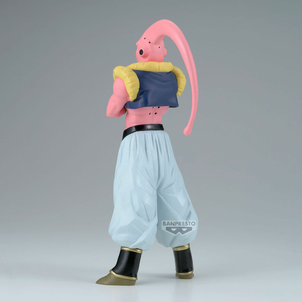 Vue rapprochée des détails de la figurine Majin Buu avec couleurs vives et finition soignée