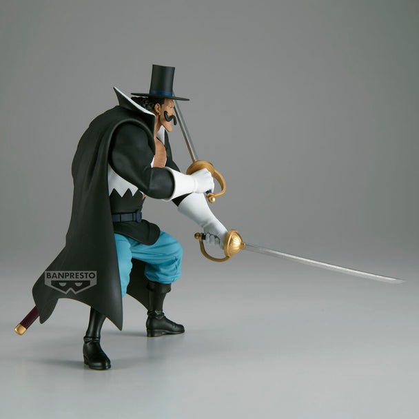 Profil latéral de la figurine Vista avec armure détaillée et posture de combat réaliste