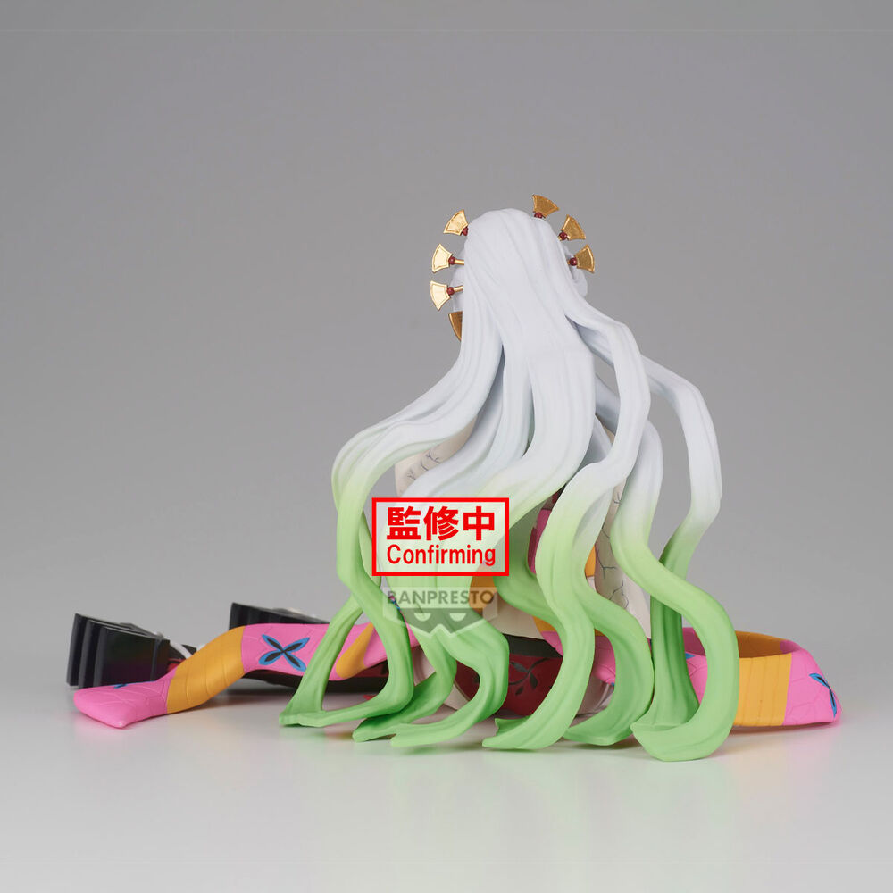 Zoom sur le visage expressif de la figurine Daki Glitter & Glamorous Demon Slayer