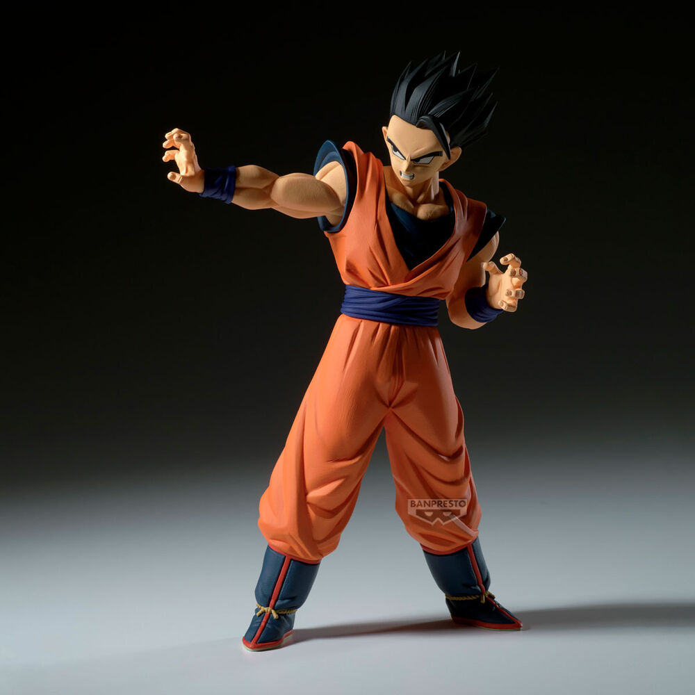 Profil gauche de la figurine Ultimate Gohan montrant les couleurs vives et finitions