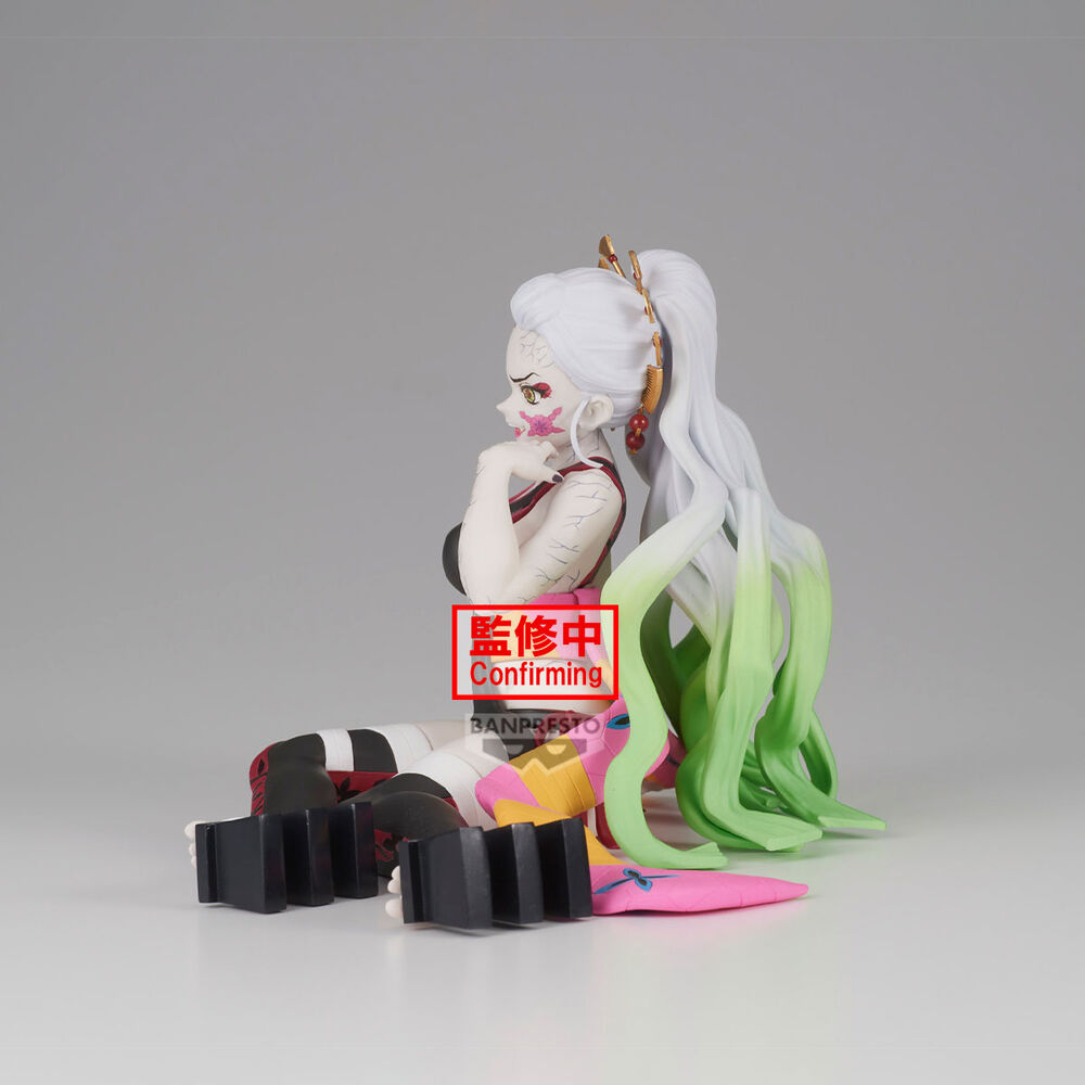 Présentation complète de la figurine Daki Demon Slayer avec socle BANPRESTO inclus