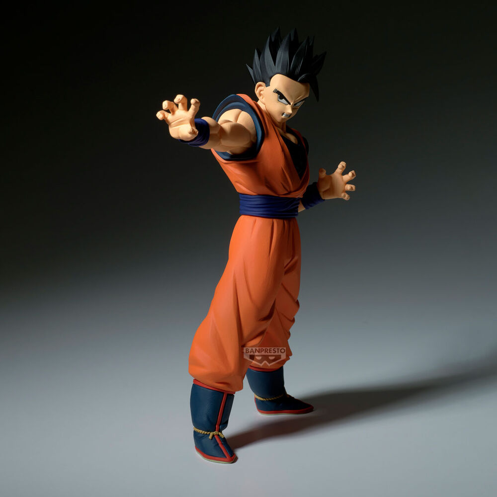 Zoom sur le visage expressif de la figurine Ultimate Gohan Dragon Ball Z