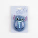 Brosse démêlante Disney Stitch CERDÁ tenue en main montrant sa taille compacte et ergonomique
