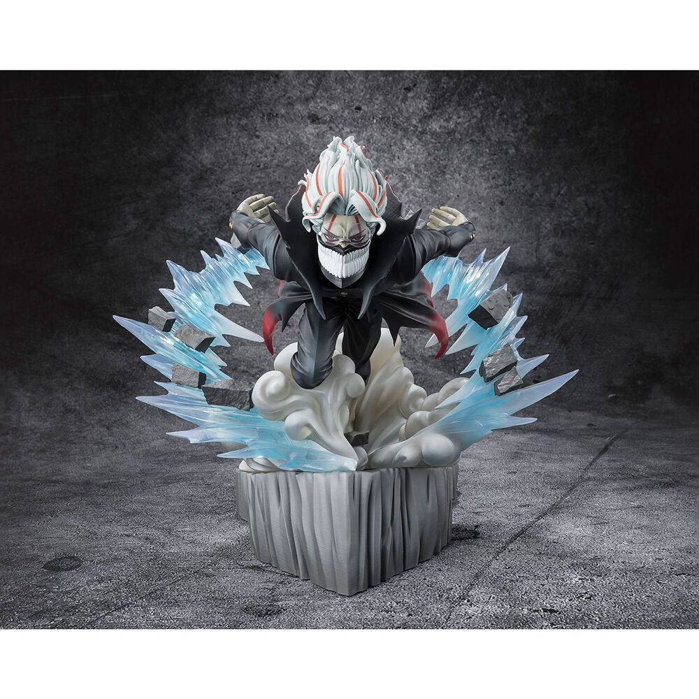 Figurine Dandadan Okarun transformé vue de face avec détails précis et couleurs vives