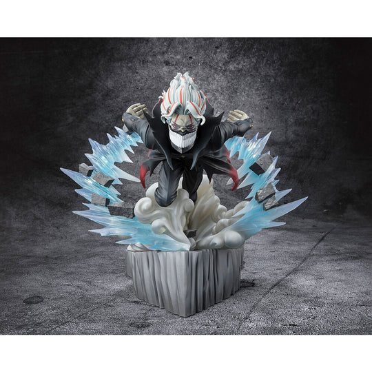 Figurine Dandadan Okarun transformé vue de face avec détails précis et couleurs vives