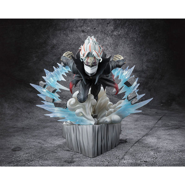 Figurine Dandadan Okarun transformé vue de face avec détails précis et couleurs vives