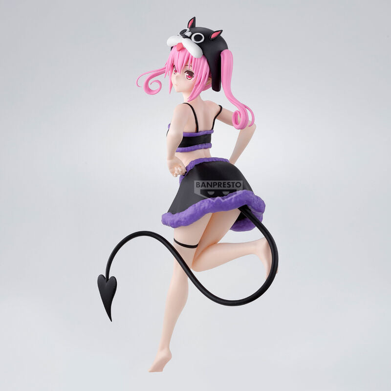 Zoom sur le visage expressif et les yeux détaillés de la figurine Nana Astar Deviluke