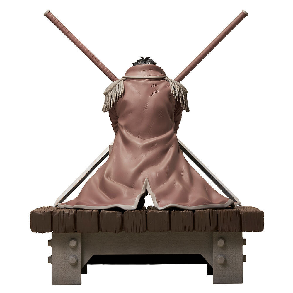 Vue latérale de la figurine BANPRESTO Ichibansho Roger Pirates montrant la qualité et finesse des finitions