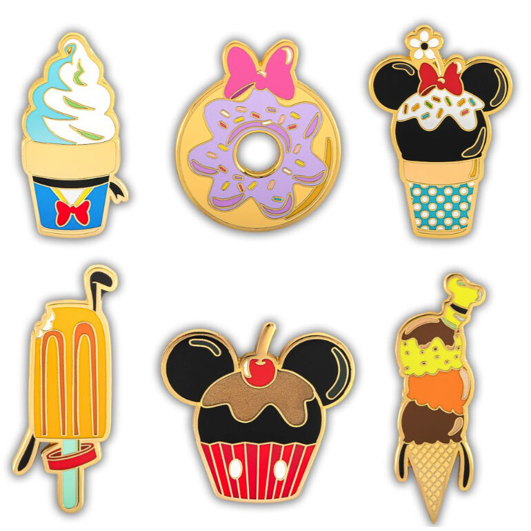 Présentation des trois pin's Disney Loungefly Mystery Blind Box sur fond blanc