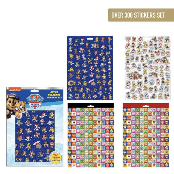 Plan rapproché du set complet de stickers Pat'Patrouille CERDÁ avec plusieurs personnages colorés