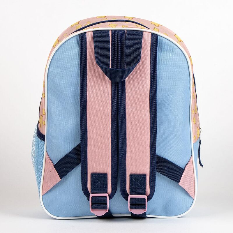 Vue latérale du sac à dos Bluey 3D montrant les bretelles ajustables et la texture résistante en polyester et EVA.