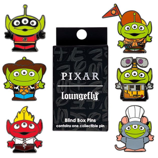 Pin's émaillé Loungefly Toy Story Alien en boîte mystère, dimensions 3,18x1,27x4,45 cm, design coloré et détaillé.
