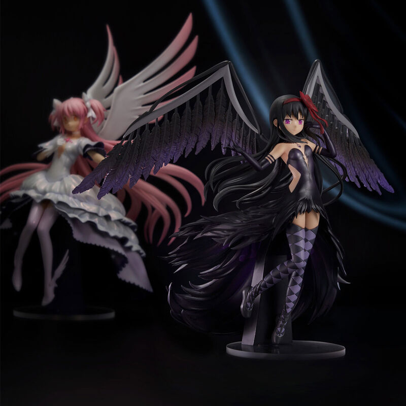Zoom sur le visage expressif de la figurine Homura Devil Madoka Magica avec finition soignée