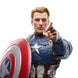 Vue rapprochée du bouclier iconique de Captain America de la figurine